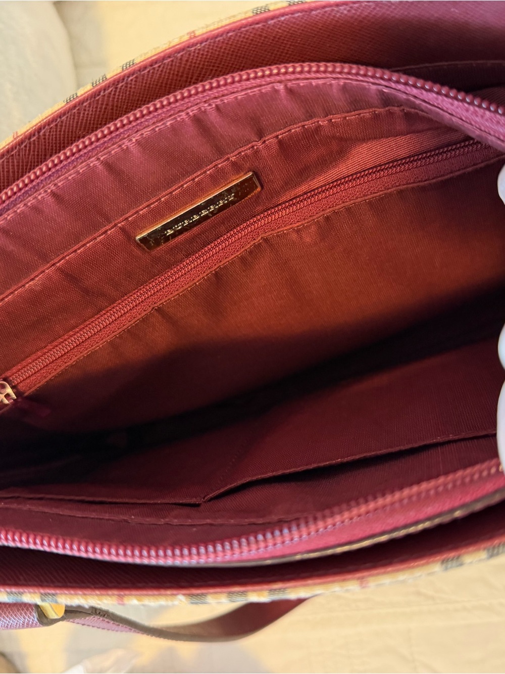 Burberry House Check Tote Bag in Beige/Black/Burgundy with COA and Auth Dusty - Picture 10 of 15